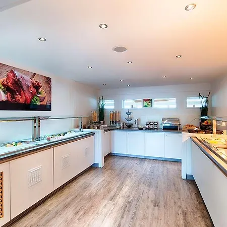 Hotel Select A1 Bremen-stuhr 4*