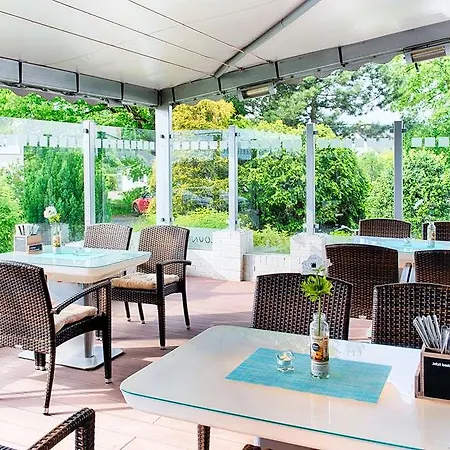 Hotel Select A1 Bremen-stuhr 4*