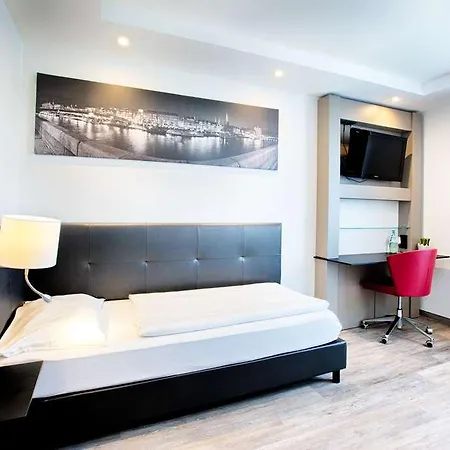 Hotel Select A1 Bremen-stuhr 4*