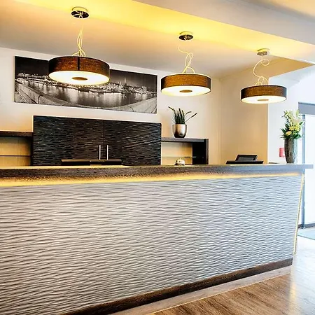 Select A1 Bremen-stuhr 4*