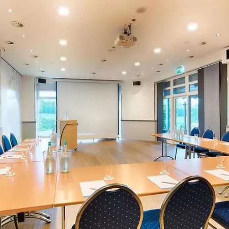 Hotel Select A1 Bremen-stuhr 4*