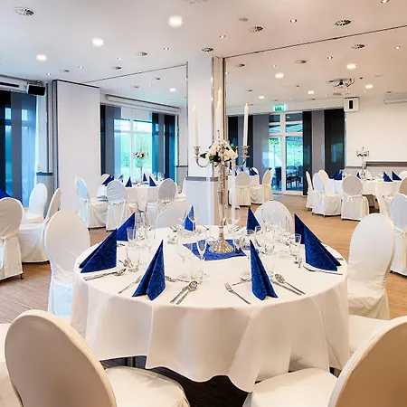 Hotel Select A1 Bremen-stuhr 4*