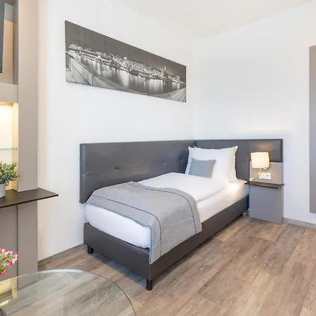 Garner Stuhr - A1 By Ihg 4*