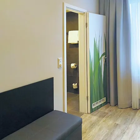 Garner Stuhr - A1 By Ihg Bremen