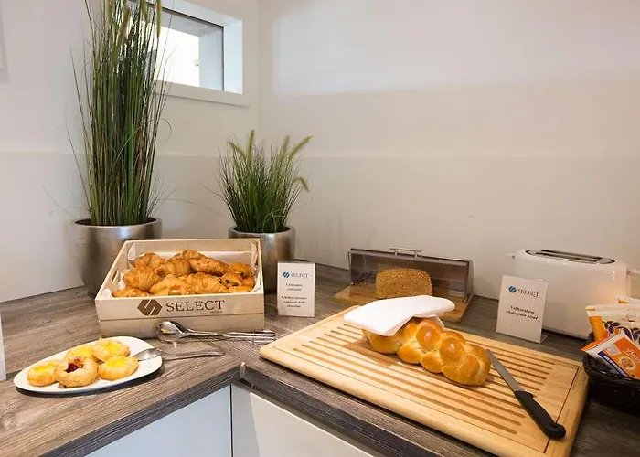 Garner Stuhr - A1 By Ihg Hotel 4*