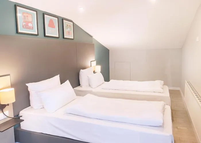 Garner Stuhr - A1 By Ihg 4* Brémy