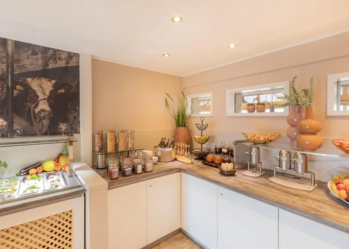 Garner Stuhr - A1 By Ihg Hotel